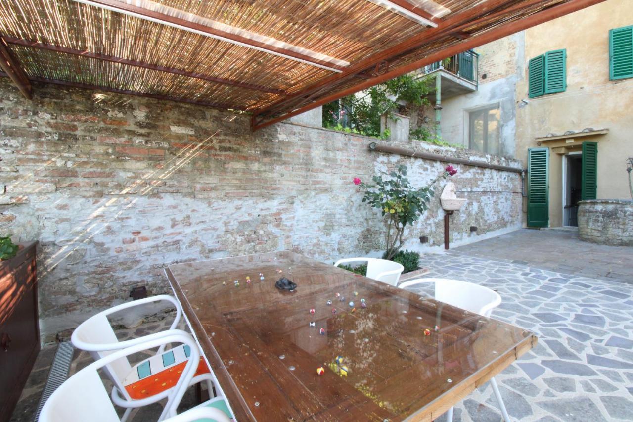 The House Of The Film Apartment Siena Luaran gambar