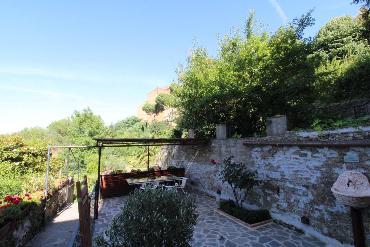 The House Of The Film Apartment Siena Luaran gambar