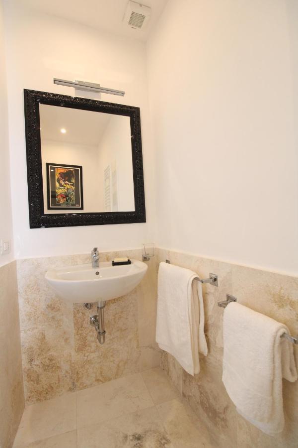 The House Of The Film Apartment Siena Luaran gambar
