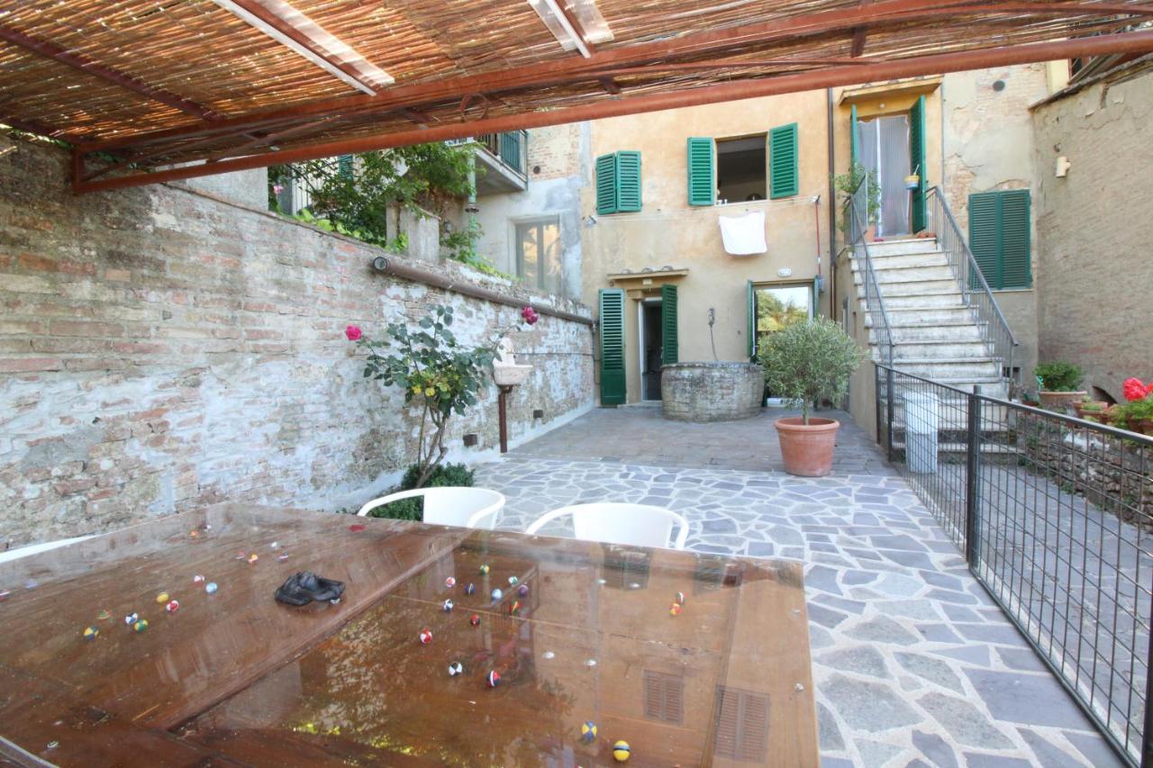 The House Of The Film Apartment Siena Luaran gambar
